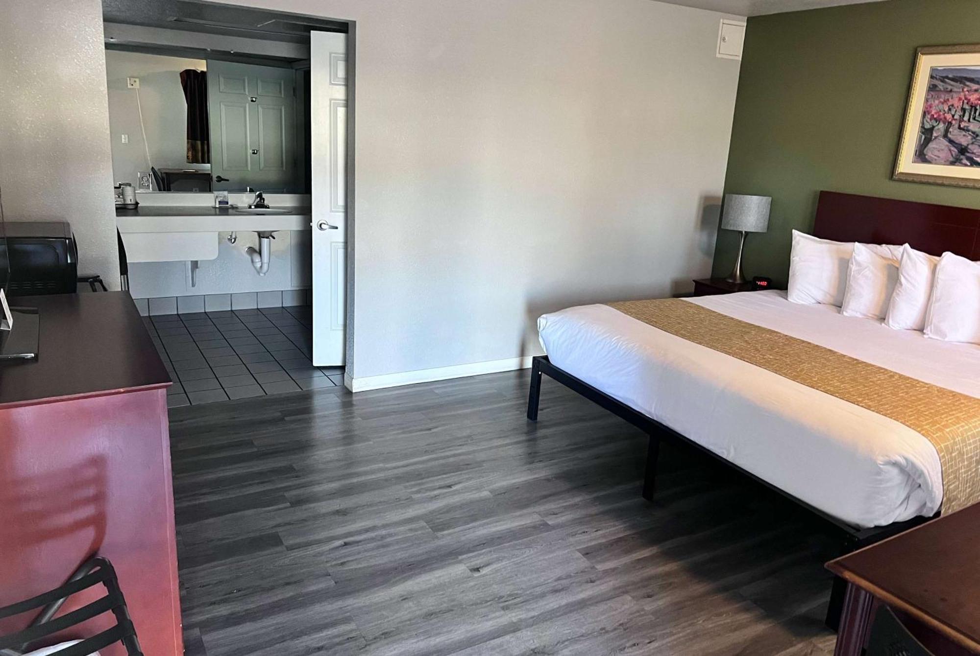 Travelodge By Wyndham Redding Ca Bagian luar foto