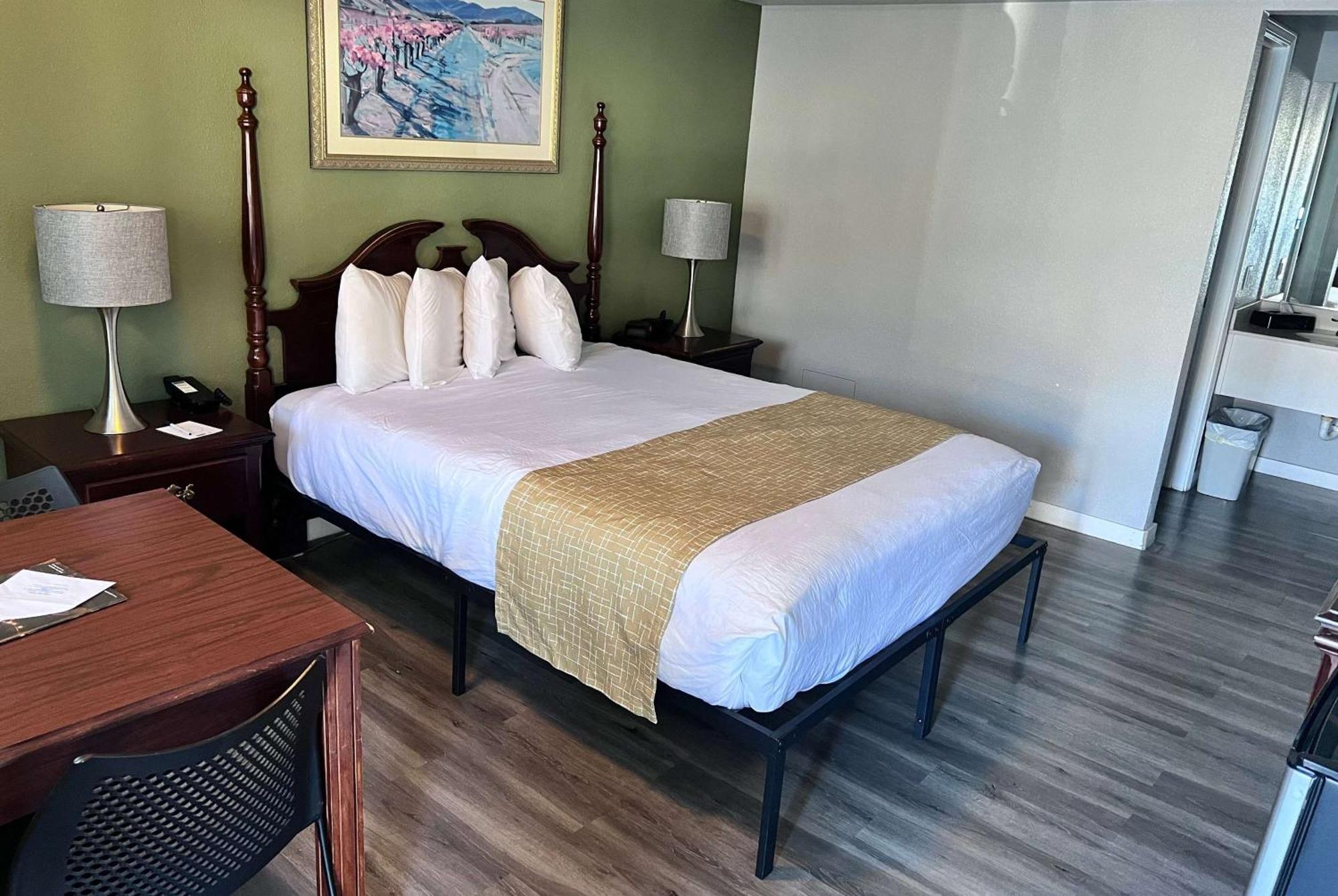 Travelodge By Wyndham Redding Ca Bagian luar foto