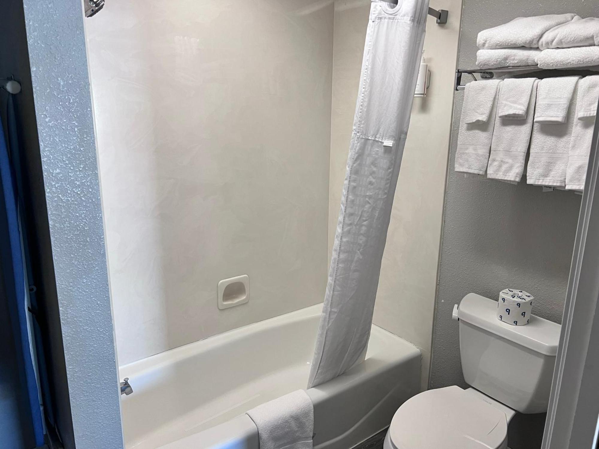 Travelodge By Wyndham Redding Ca Bagian luar foto