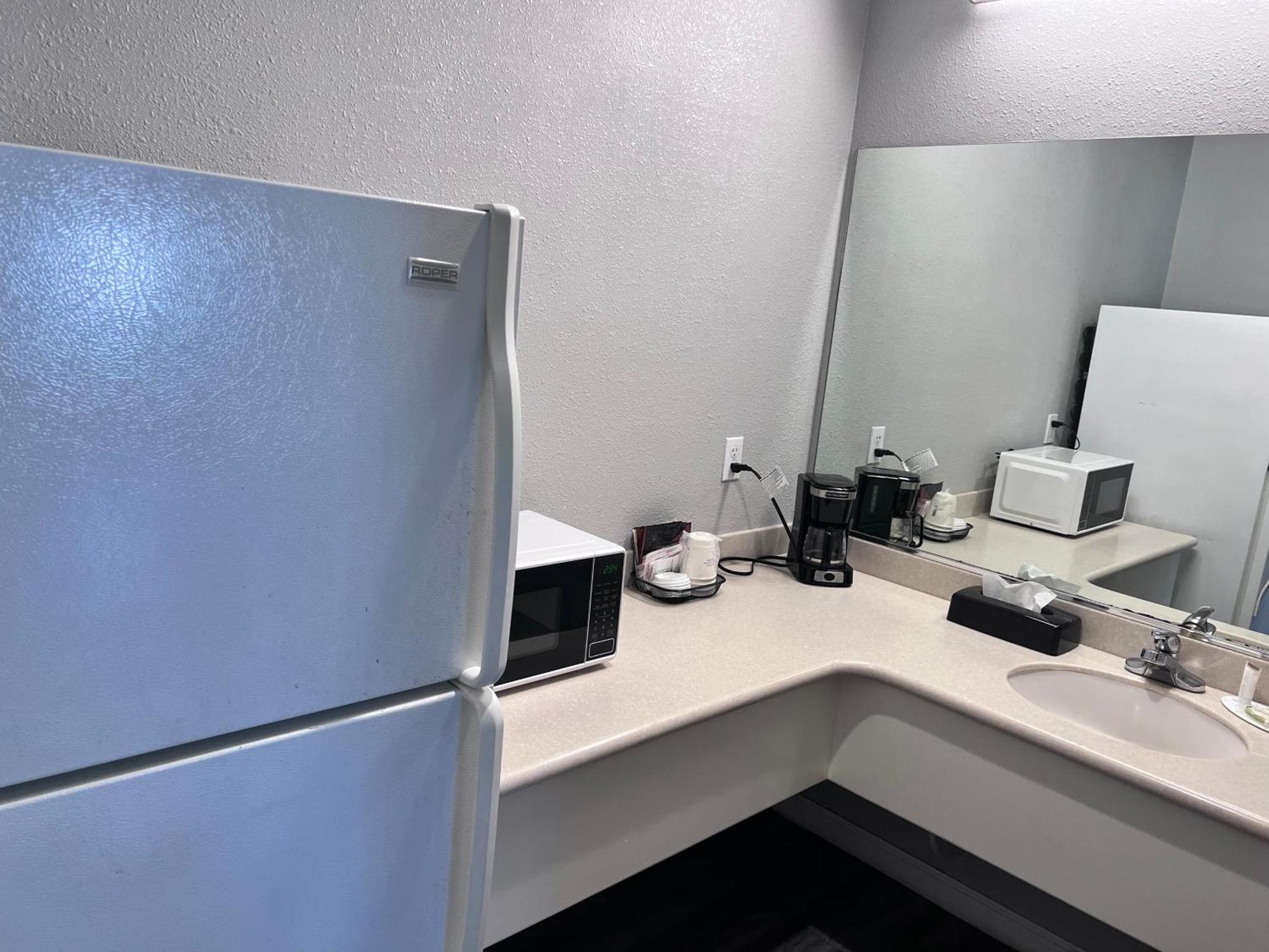 Travelodge By Wyndham Redding Ca Bagian luar foto