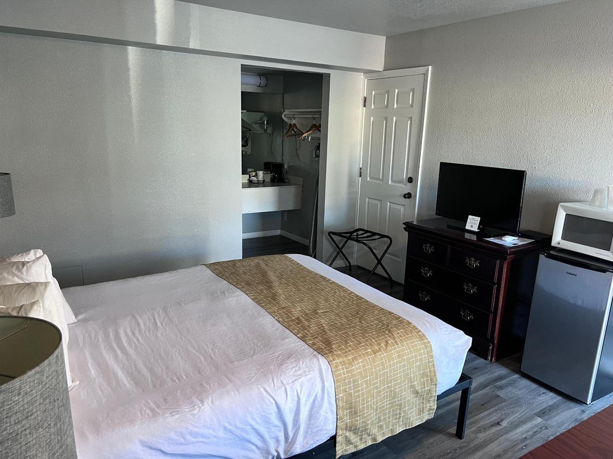 Travelodge By Wyndham Redding Ca Bagian luar foto