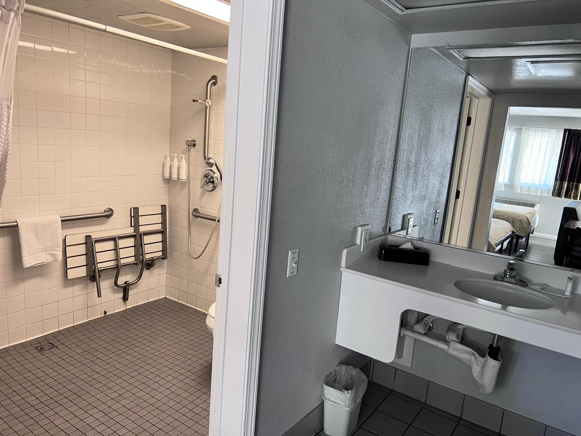 Travelodge By Wyndham Redding Ca Bagian luar foto