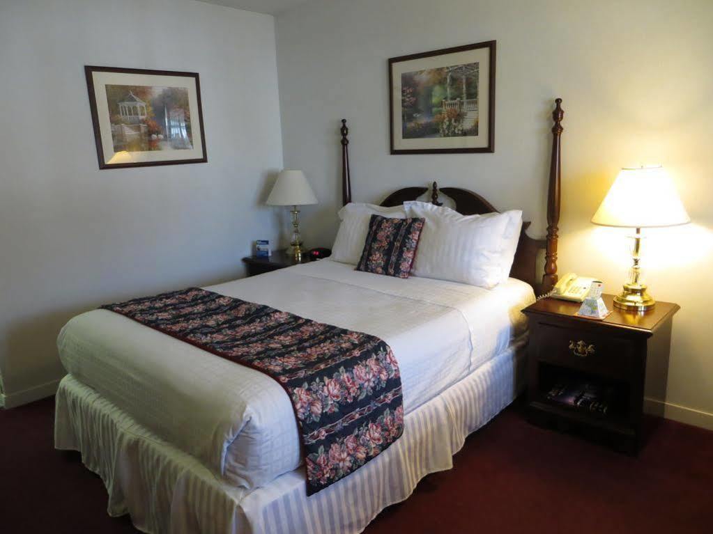 Travelodge By Wyndham Redding Ca Bagian luar foto